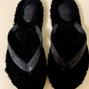 Black fuzzy ugg flip flops